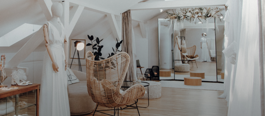 Outlet brautmoden kleider elas braeute